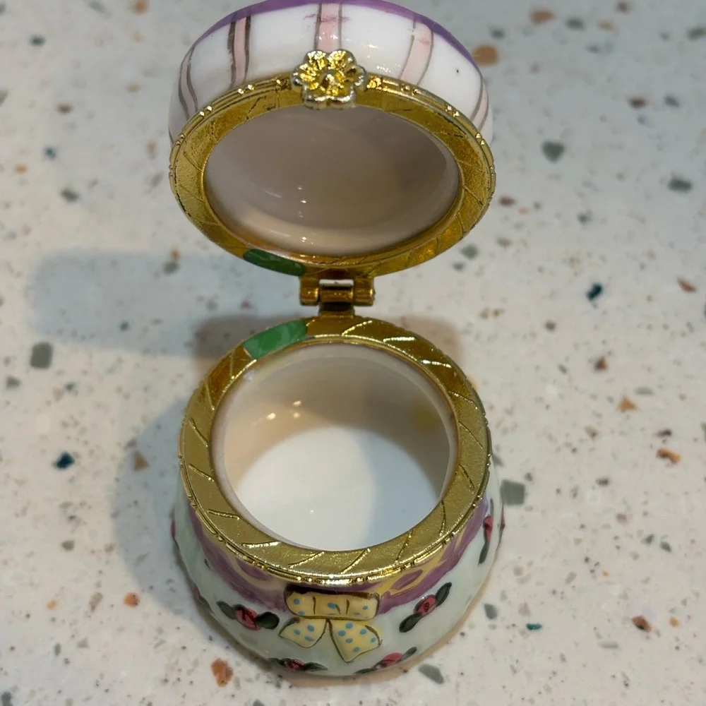N/A charming porcelain